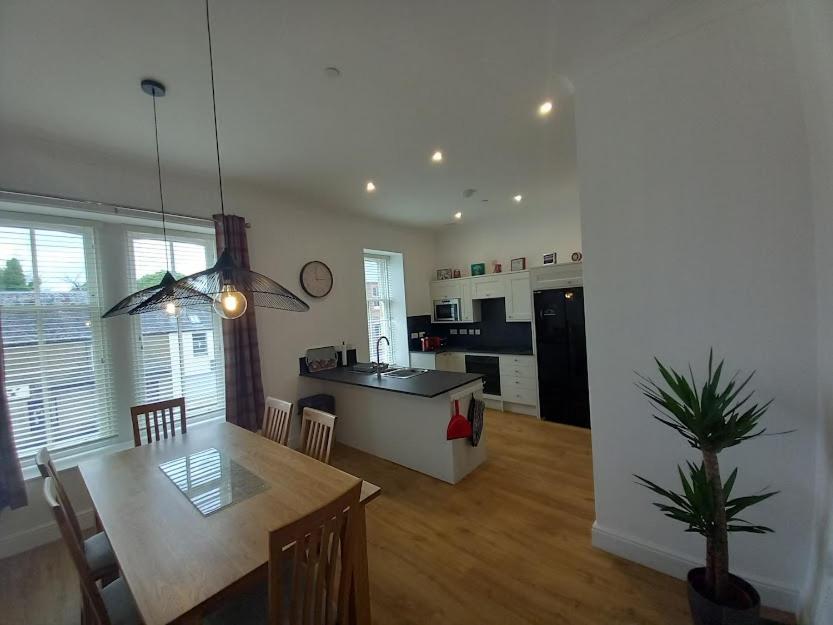 Stunning Village Centre Holiday Home คาลเลนเดอร์ ภายนอก รูปภาพ